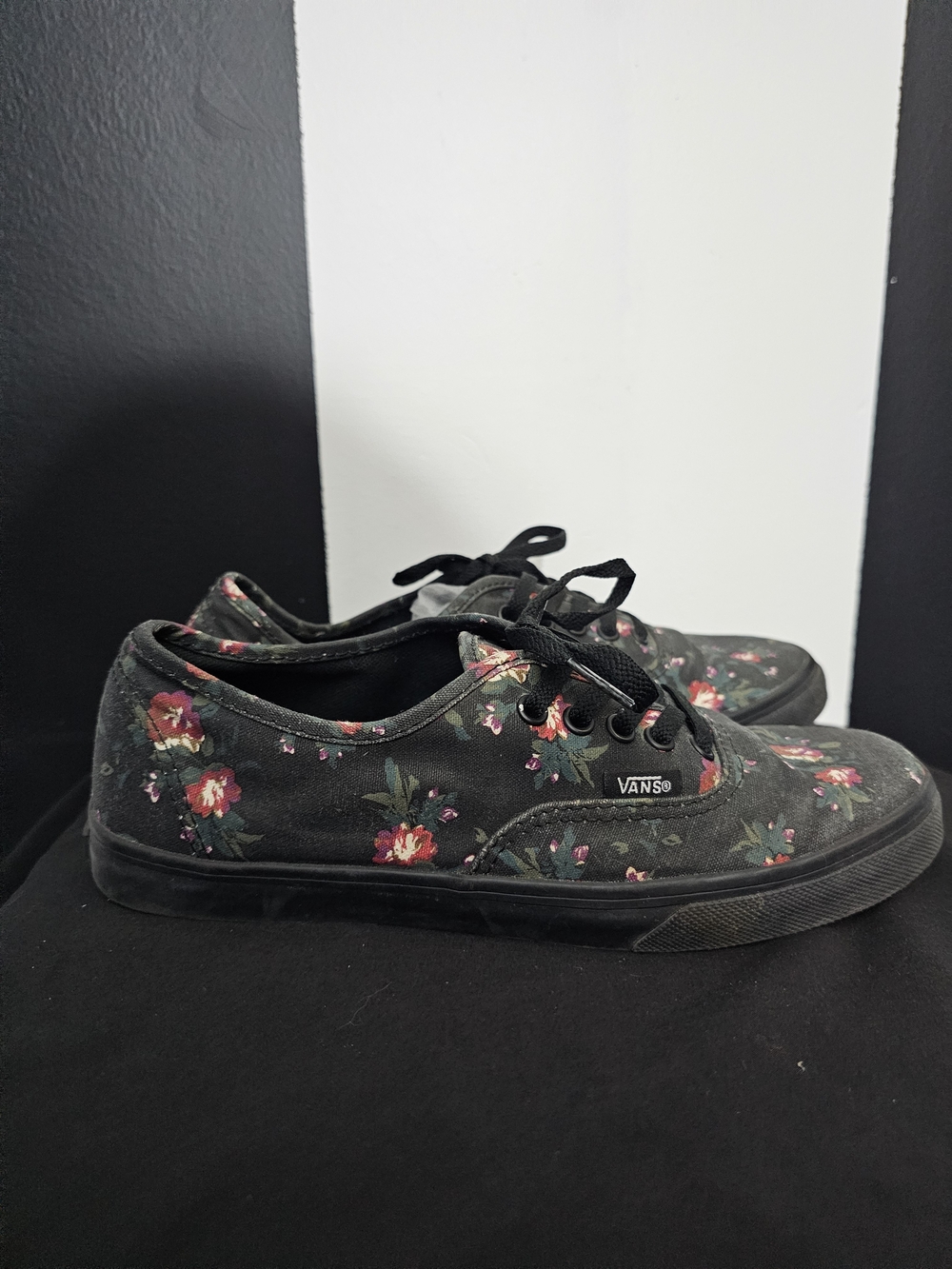 Vans Women's Black Floral Canvas Sneakers